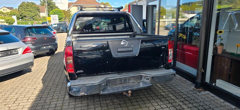 Nissan Navara Pickup Double Cab LE V6 4X4 пробіг: 175500 рік: Juli 2012 Diesel потужність:231 PS коробка: Automatik ціна: 5500 - Фото 4
