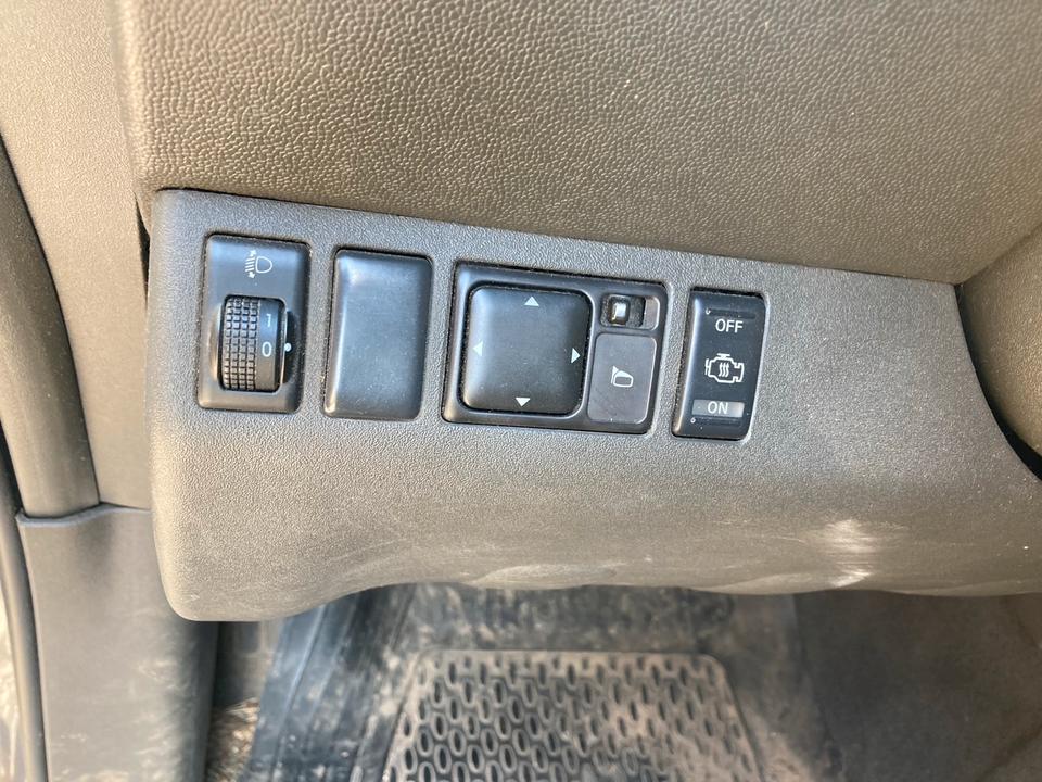 Nissan Navara D40 4x4 Diesel 171Ps Allrad mit Sperre untersetzung пробіг: 311400 рік: Juni 2007 Diesel потужність:171 PS коробка: Automatik ціна: 4999 - Фото 16