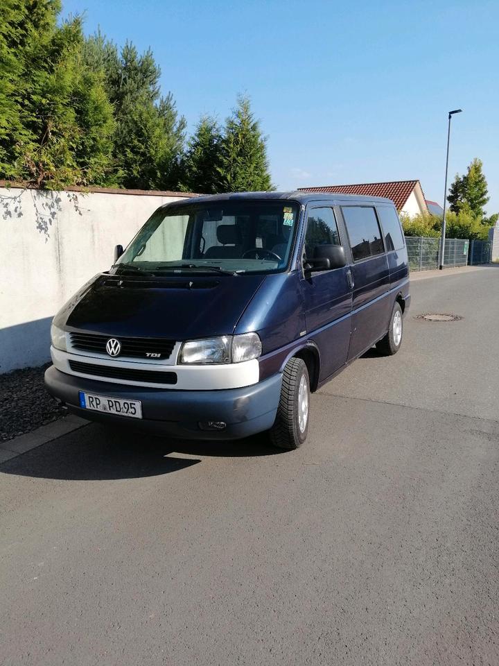 t4 acv tüv 12.2026 2.5 tdi   пробіг: 395000 рік: Juli 1996 Diesel потужність:102 PS коробка: Manuell Van/Bus ціна: 4000 Blau - Фото 1