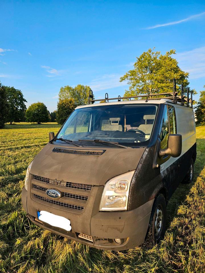 Ford Transit 4x4 пробіг: 269000 рік: Januar 2011 Diesel потужність:140 PS коробка: Manuell ціна: 4500 - Фото 0