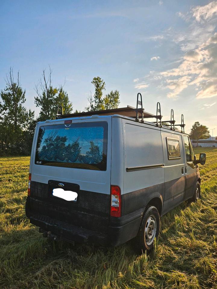 Ford Transit 4x4 пробіг: 269000 рік: Januar 2011 Diesel потужність:140 PS коробка: Manuell ціна: 4500 - Фото 4