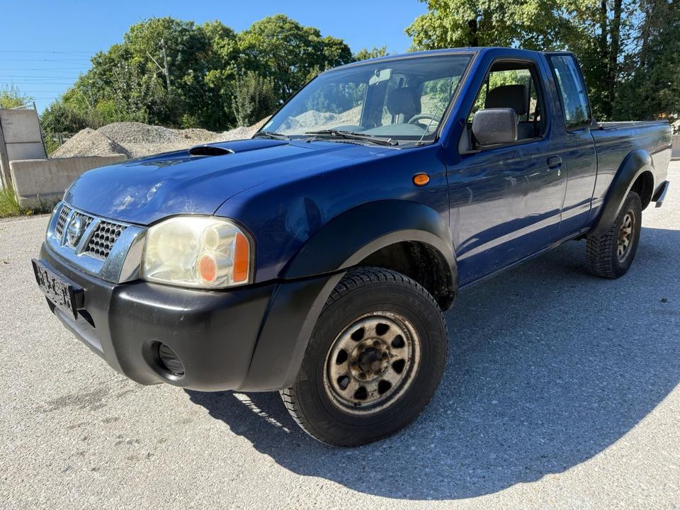 Nissan Navara 2.5DI 4x4 пробіг: 230000 рік: Oktober 2003 Diesel потужність:133 PS коробка: Manuell ціна: 3700 - Фото 0