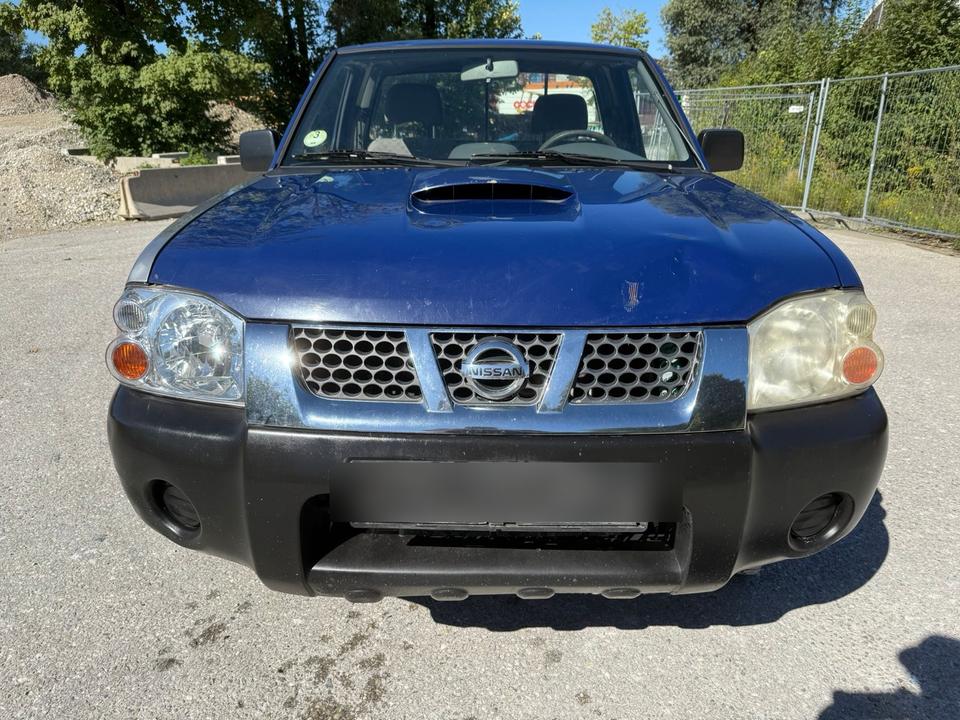 Nissan Navara 2.5DI 4x4 пробіг: 230000 рік: Oktober 2003 Diesel потужність:133 PS коробка: Manuell ціна: 3700 - Фото 1
