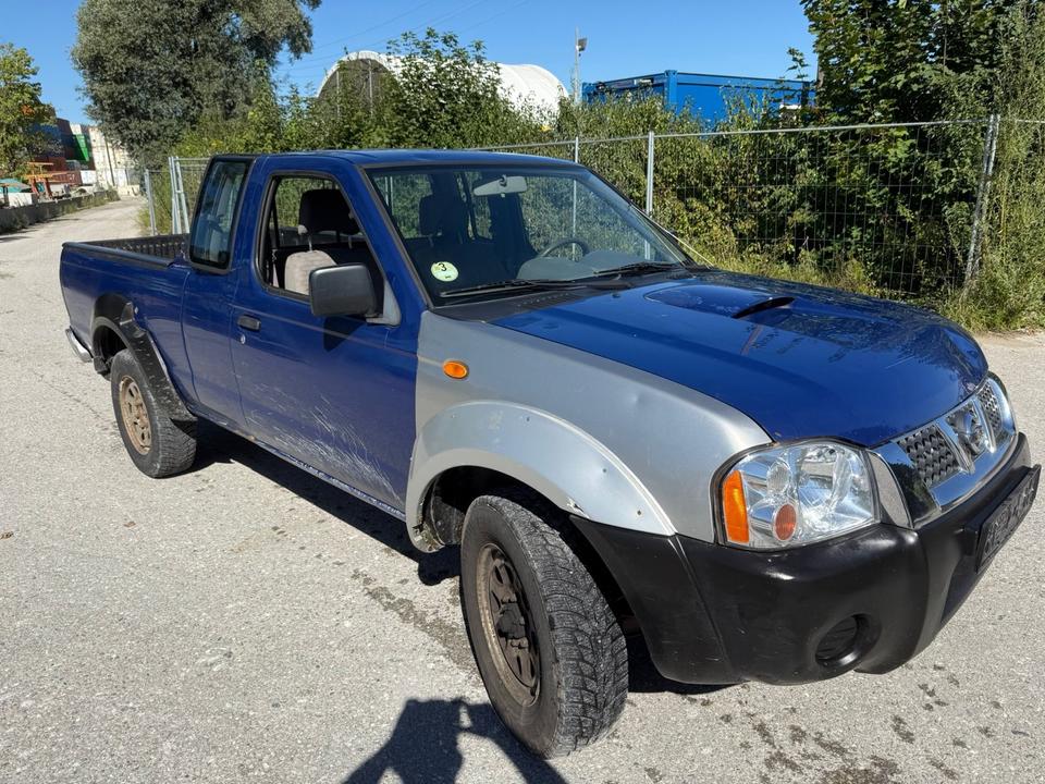 Nissan Navara 2.5DI 4x4 пробіг: 230000 рік: Oktober 2003 Diesel потужність:133 PS коробка: Manuell ціна: 3700 - Фото 2