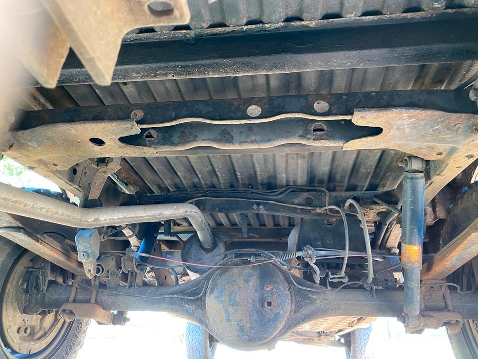Nissan pick up 4x4  d22 пробіг: 298000 рік: Januar 2002 Diesel потужність:103 PS коробка: Manuell ціна: 4200 - Фото 10