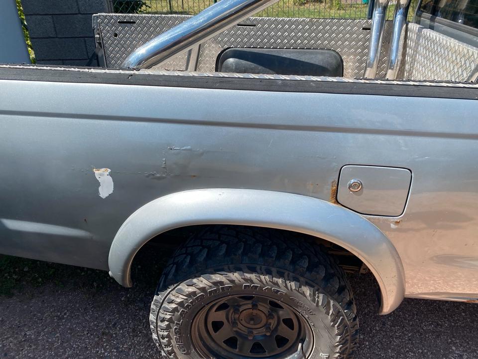 Nissan pick up 4x4  d22 пробіг: 298000 рік: Januar 2002 Diesel потужність:103 PS коробка: Manuell ціна: 4200 - Фото 5