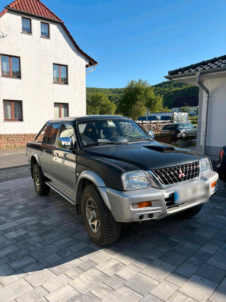 Клсане авто для ЗСУ Mitsubishi L200 пробіг: 177000 рік: April 2003 Diesel потужність:116 PS коробка: Manuell ціна: 4350 - Фото 0