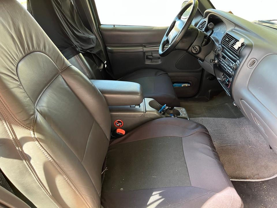 Ford Explorer U2 1999 4x4 пробіг: 175000 рік: Juni 1999 Benzin коробка: Automatik SUV/Geländewagen ціна: 2500 - Фото 11