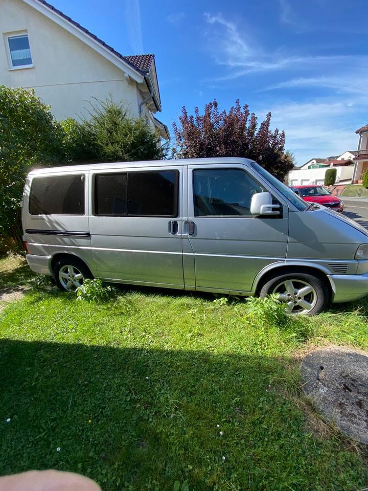 Volkswagen T4 Multivan пробіг: 200000 рік: März 2001 Diesel потужність:151 PS коробка: Manuell ціна: 3500 - Фото 0