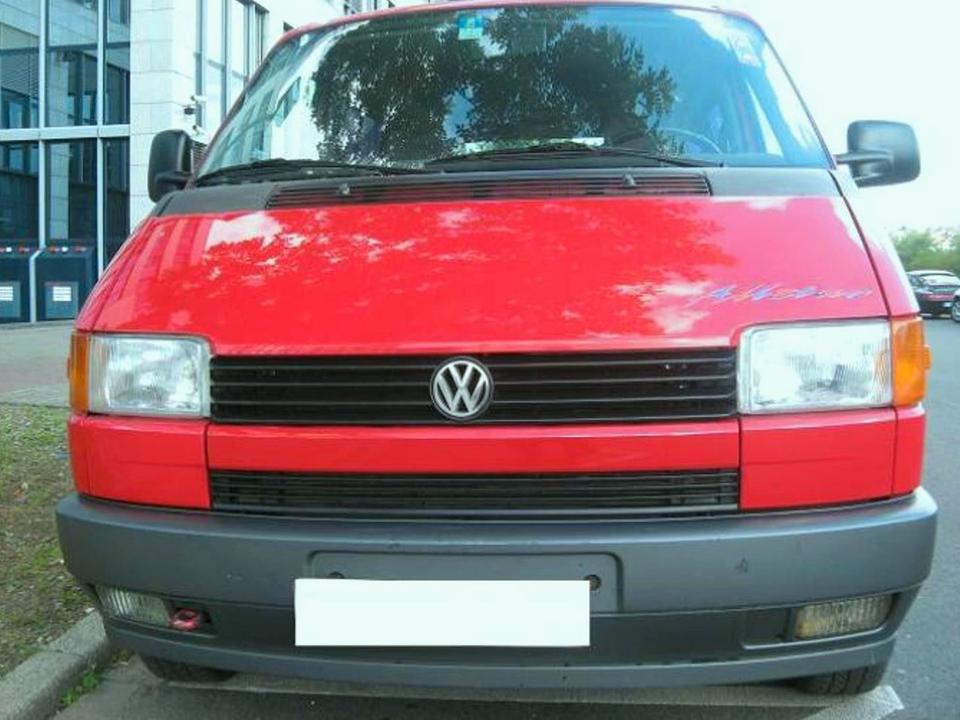 Volkswagen Allstar T4 Multivan 1.9 пробіг: 249123 рік: Oktober 1993 Diesel коробка: Manuell коробка: Manuell ціна: 2890 - Фото 1
