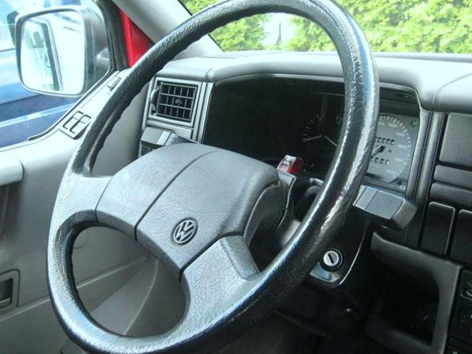 Volkswagen Allstar T4 Multivan 1.9 пробіг: 249123 рік: Oktober 1993 Diesel коробка: Manuell коробка: Manuell ціна: 2890 - Фото 10
