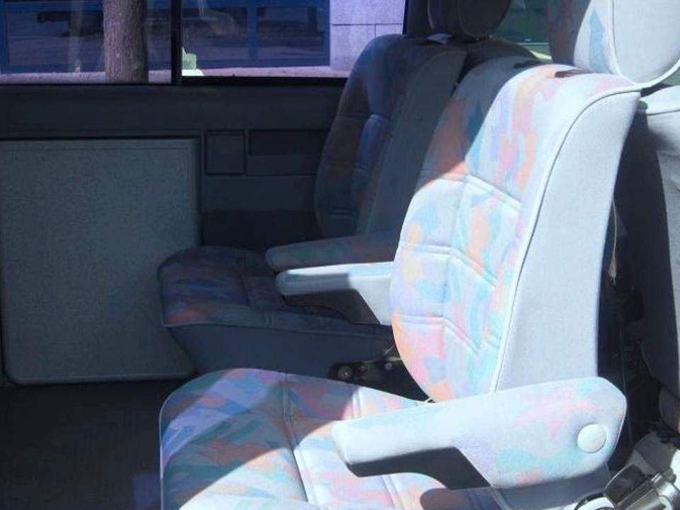 Volkswagen Allstar T4 Multivan 1.9 пробіг: 249123 рік: Oktober 1993 Diesel коробка: Manuell коробка: Manuell ціна: 2890 - Фото 12