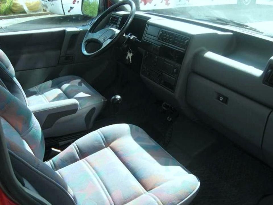 Volkswagen Allstar T4 Multivan 1.9 пробіг: 249123 рік: Oktober 1993 Diesel коробка: Manuell коробка: Manuell ціна: 2890 - Фото 8