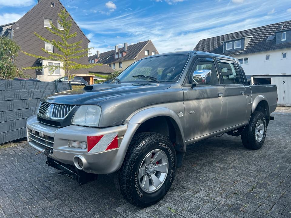 Mitsubishi l200 mit Klima пробіг: 211000 рік: April 2006 Diesel потужність:116 PS коробка: Manuell ціна: 5499 - Фото 0