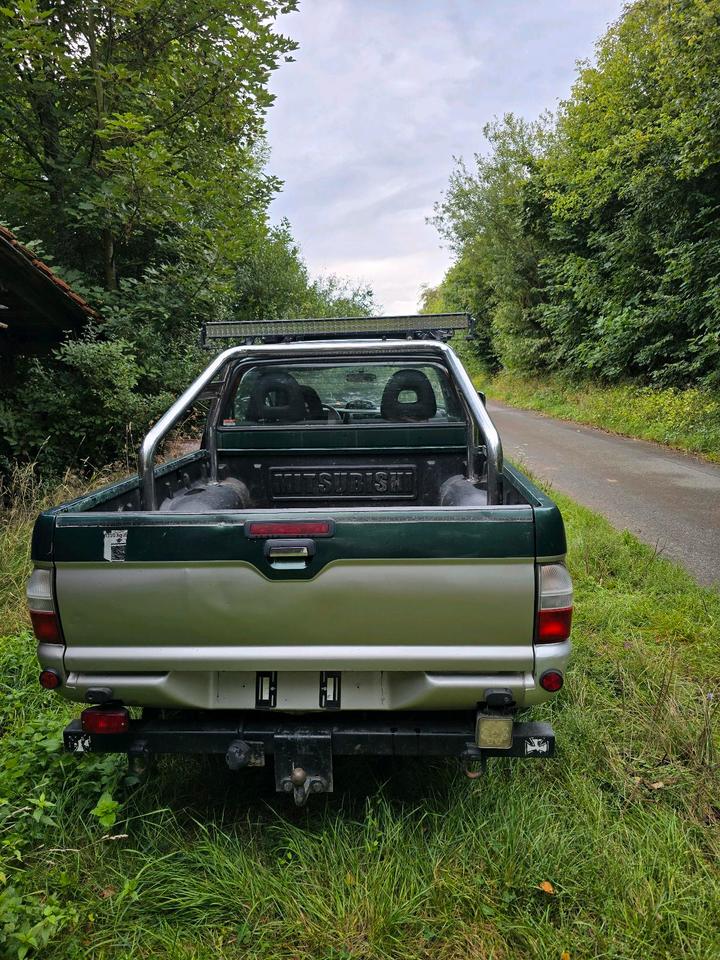 Mitsubishi L200 пробіг: 196097 рік: August 2003 Diesel потужність:133 PS коробка: Automatik ціна: 6000 - Фото 3