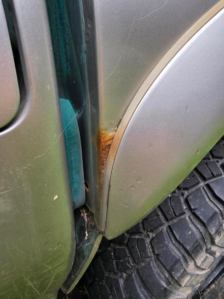 Mitsubishi L200 пробіг: 196097 рік: August 2003 Diesel потужність:133 PS коробка: Automatik ціна: 6000 - Фото 7