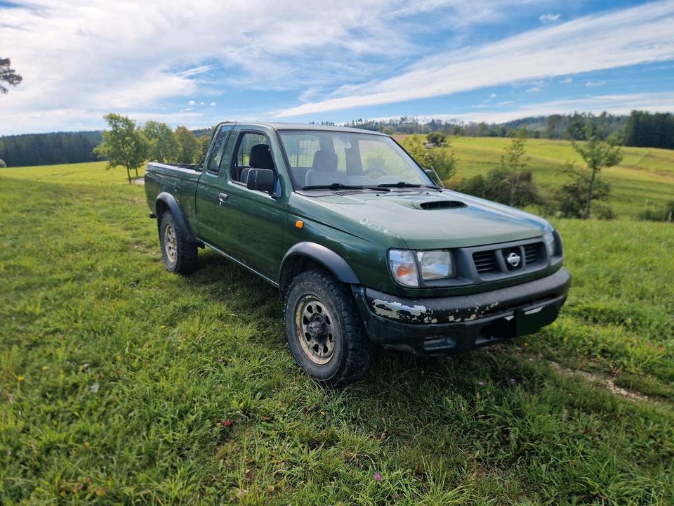 Nissan Navara D22 пробіг: 249893 рік: November 2000 Diesel потужність:101 PS коробка: Manuell ціна: 2499 - Фото 1
