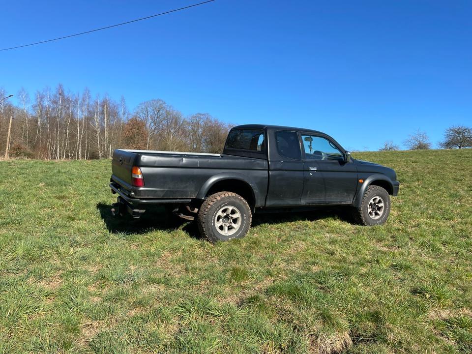 Mitsubishi L200 mit E-Teilen  L-Reihe пробіг: 150000 рік: Oktober 1999 Diesel потужність:99 PS коробка: Manuell ціна: 3500 - Фото 0