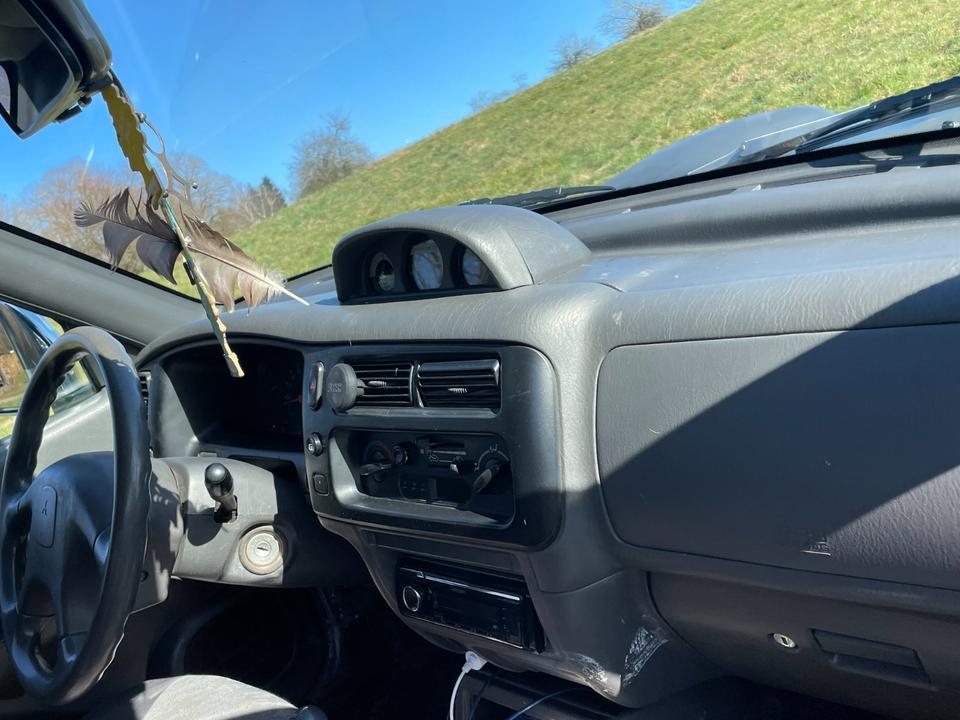 Mitsubishi L200 mit E-Teilen  L-Reihe пробіг: 150000 рік: Oktober 1999 Diesel потужність:99 PS коробка: Manuell ціна: 3500 - Фото 7