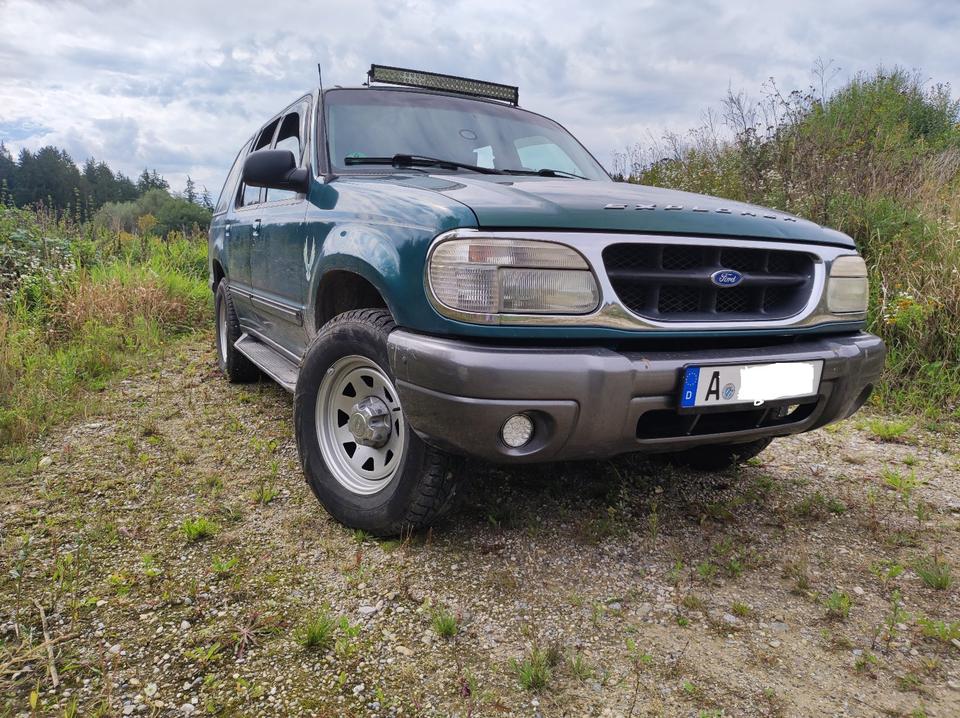 Ford Exolorer  XLT 4x4 Allrad пробіг: 235000 рік: Juli 1998 Benzin потужність:207 PS коробка: Automatik ціна: 3200 - Фото 0