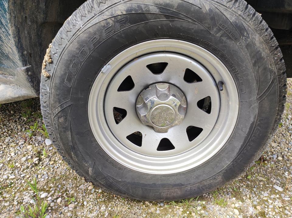 Ford Exolorer  XLT 4x4 Allrad пробіг: 235000 рік: Juli 1998 Benzin потужність:207 PS коробка: Automatik ціна: 3200 - Фото 11