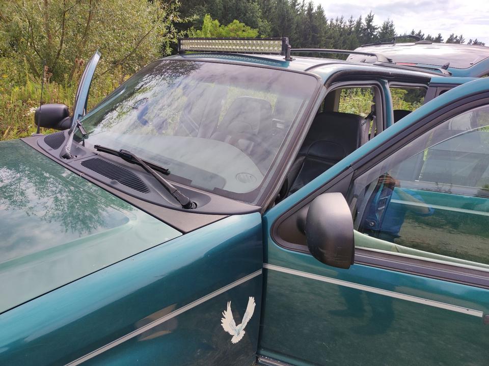 Ford Exolorer  XLT 4x4 Allrad пробіг: 235000 рік: Juli 1998 Benzin потужність:207 PS коробка: Automatik ціна: 3200 - Фото 13