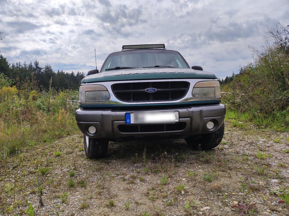 Ford Exolorer  XLT 4x4 Allrad пробіг: 235000 рік: Juli 1998 Benzin потужність:207 PS коробка: Automatik ціна: 3200 - Фото 4