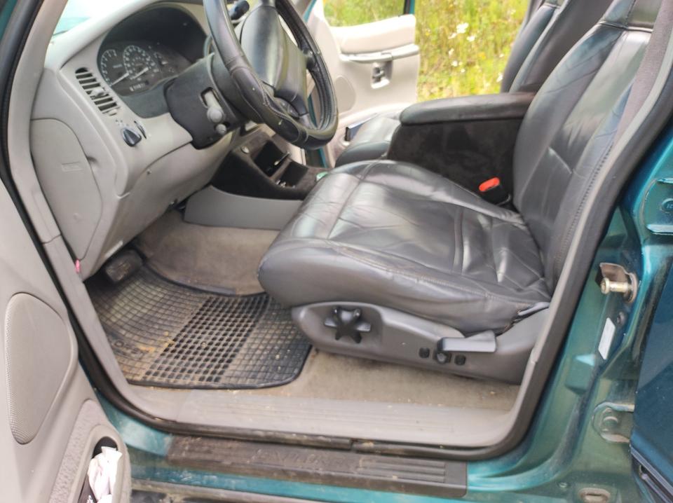 Ford Exolorer  XLT 4x4 Allrad пробіг: 235000 рік: Juli 1998 Benzin потужність:207 PS коробка: Automatik ціна: 3200 - Фото 7