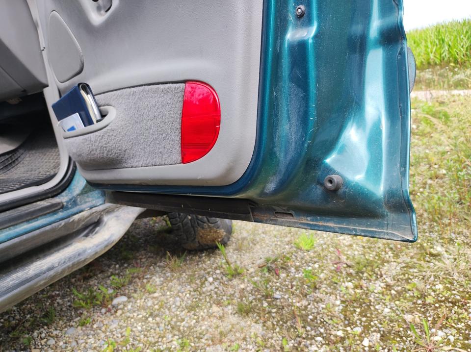 Ford Exolorer  XLT 4x4 Allrad пробіг: 235000 рік: Juli 1998 Benzin потужність:207 PS коробка: Automatik ціна: 3200 - Фото 9