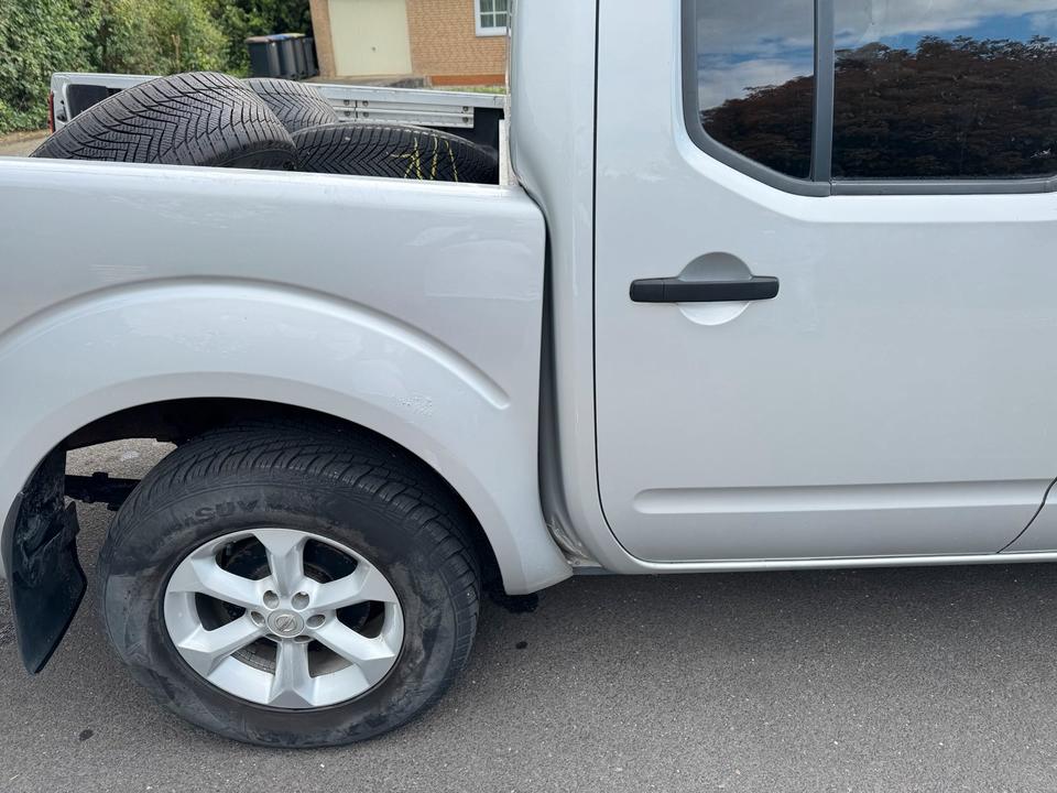 Nissan Navara 2.5DCI 4x4 пробіг: 146000 рік: Februar 2007 Diesel потужність:171 PS коробка: Manuell ціна: 4750 - Фото 10