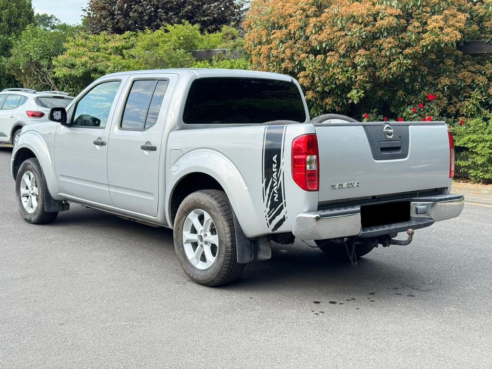 Nissan Navara 2.5DCI 4x4 пробіг: 146000 рік: Februar 2007 Diesel потужність:171 PS коробка: Manuell ціна: 4750 - Фото 3