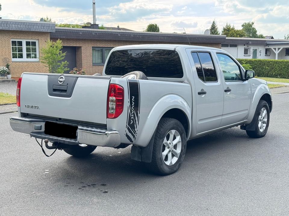 Nissan Navara 2.5DCI 4x4 пробіг: 146000 рік: Februar 2007 Diesel потужність:171 PS коробка: Manuell ціна: 4750 - Фото 5