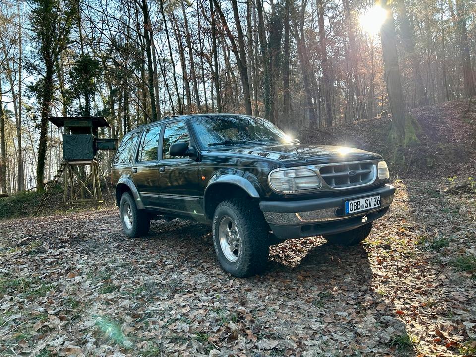 Замовити Купити вживане авто з Європи Ford Explorer U2 4.0 V6 4x4  рік: Januar 1998 пробіг: 198000 Benzin потужність:204 PS ціна: 2250 - Фото 0
