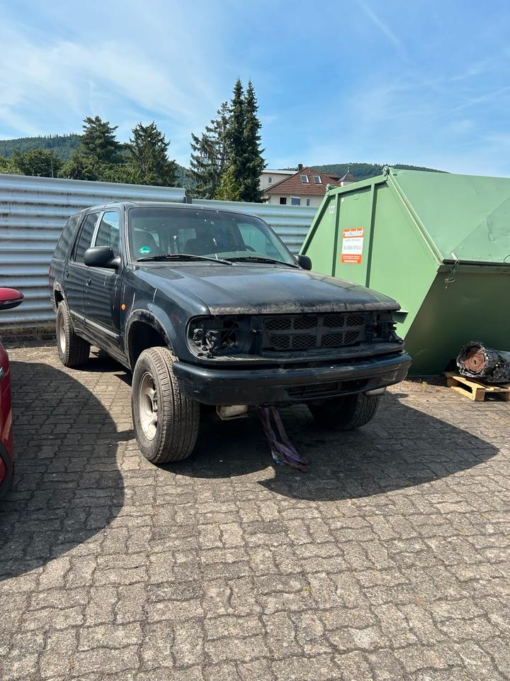 Замовити Купити вживане авто з Європи Ford Explorer U2 4.0 V6 4x4  рік: Januar 1998 пробіг: 198000 Benzin потужність:204 PS ціна: 2250 - Фото 8
