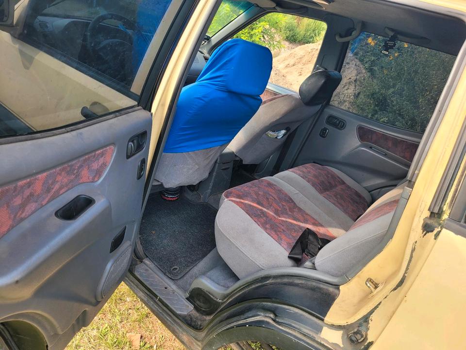 Nissan Terrano II  2,7L TD 4x4 пробіг: 222312 рік: Juni 1998 Diesel потужність:125 PS коробка: Manuell ціна: 4999 - Фото 10