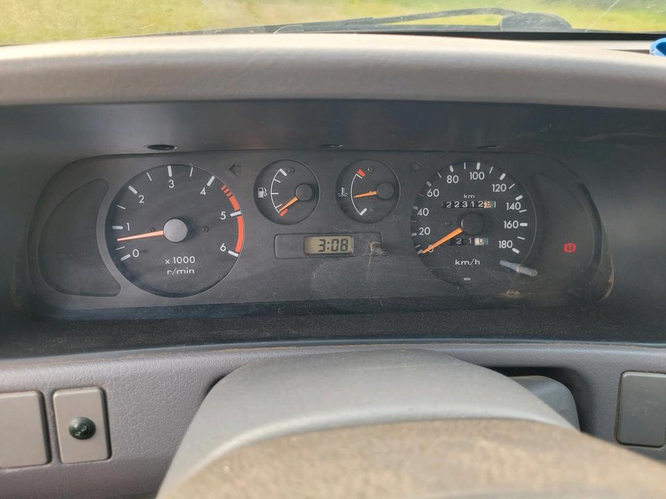 Nissan Terrano II  2,7L TD 4x4 пробіг: 222312 рік: Juni 1998 Diesel потужність:125 PS коробка: Manuell ціна: 4999 - Фото 12