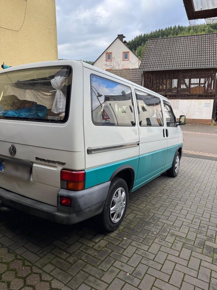 Volkswagen Multivan T4 пробіг: 220000 рік: Mai 1996 Diesel потужність:68 PS коробка: Manuell ціна: 1500 - Фото 2