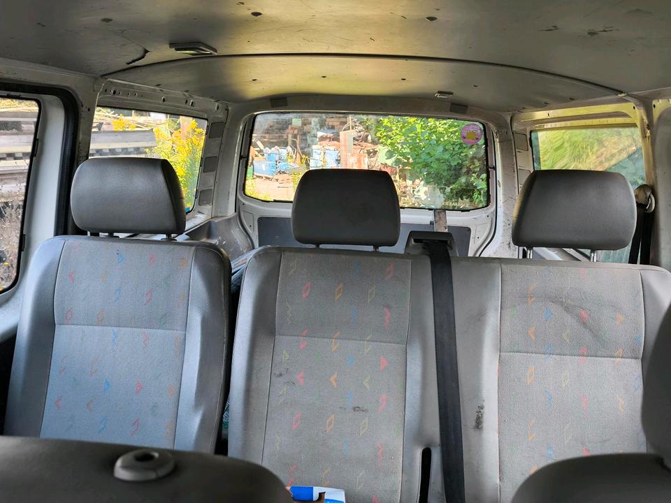 VW T5 Multivan пробіг: 349000 рік: November 2008 Diesel потужність:90 PS коробка: Manuell ціна: 3000 - Фото 11