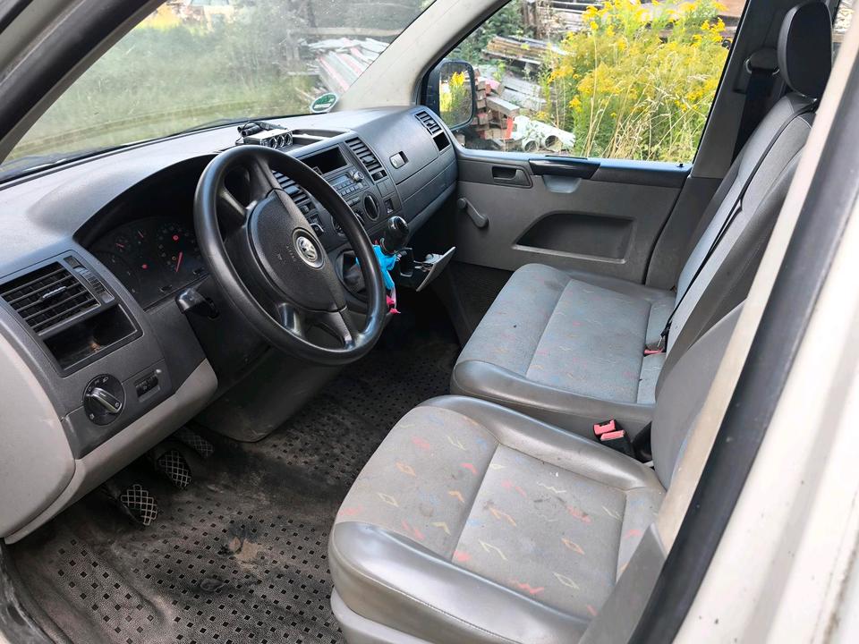 VW T5 Multivan пробіг: 349000 рік: November 2008 Diesel потужність:90 PS коробка: Manuell ціна: 3000 - Фото 9