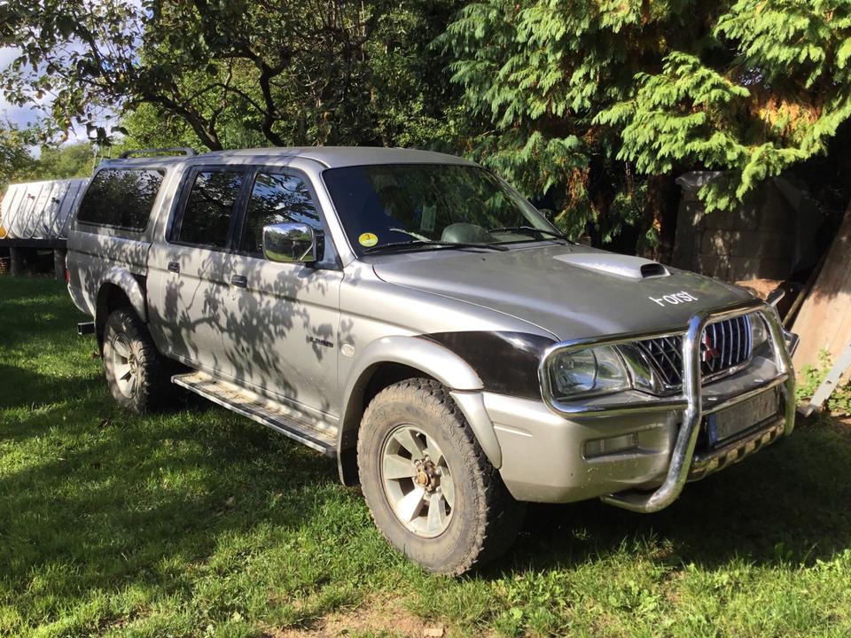 Mitsubishi l200 пробіг: 175430 рік: April 2004 Diesel потужність:116 PS коробка: Manuell ціна: 5500 - Фото 0