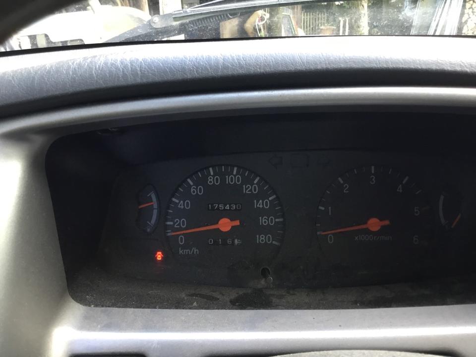 Mitsubishi l200 пробіг: 175430 рік: April 2004 Diesel потужність:116 PS коробка: Manuell ціна: 5500 - Фото 10