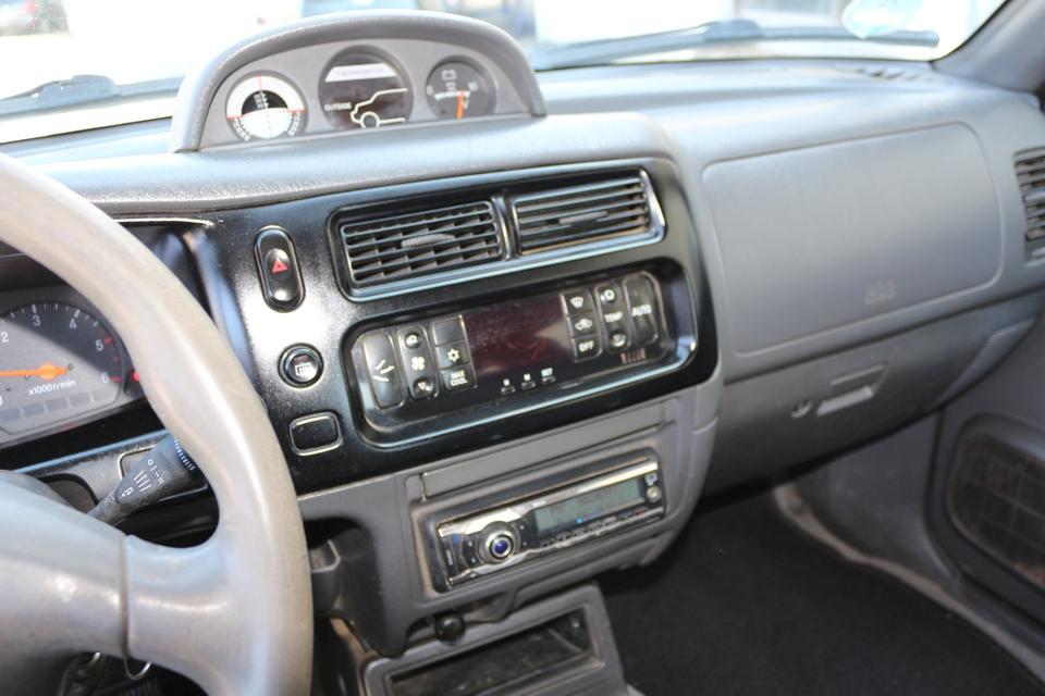 MITSUBISHI L 200 2,5 DIESEL DOPPELKABINE KLIMA AHK OFFROAD пробіг: 204000 рік: Mai 2025 Diesel потужність:116 PS коробка: Manuell ціна: 5500 - Фото 11