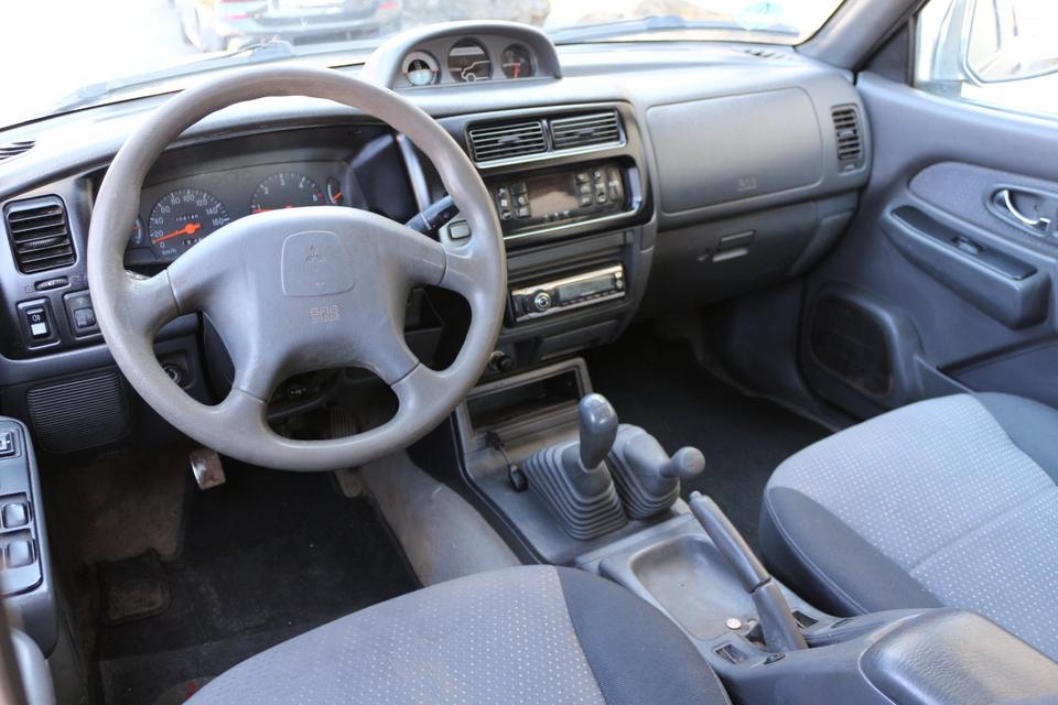 MITSUBISHI L 200 2,5 DIESEL DOPPELKABINE KLIMA AHK OFFROAD пробіг: 204000 рік: Mai 2025 Diesel потужність:116 PS коробка: Manuell ціна: 5500 - Фото 9