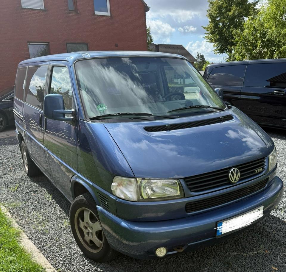 VW T4 Multivan 2.5 TDI (102 PS), BJ 1998  пробіг: 330000 Diesel потужність:102 PS коробка: Manuell ціна: 2800 - Фото 0