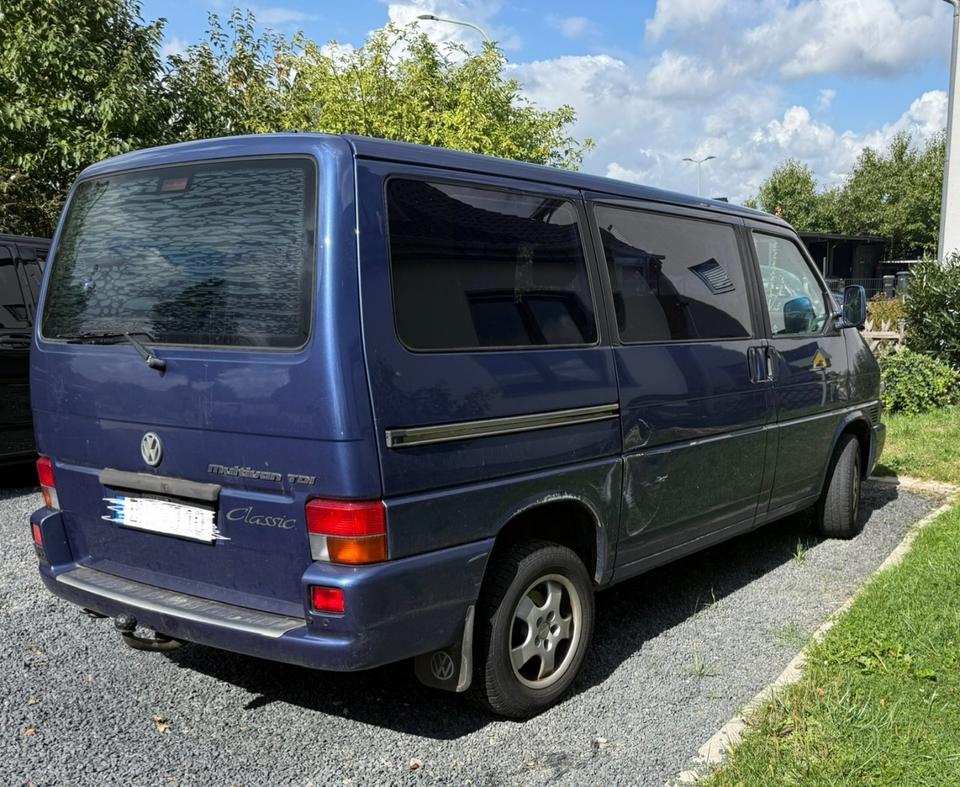 VW T4 Multivan 2.5 TDI (102 PS), BJ 1998  пробіг: 330000 Diesel потужність:102 PS коробка: Manuell ціна: 2800 - Фото 1