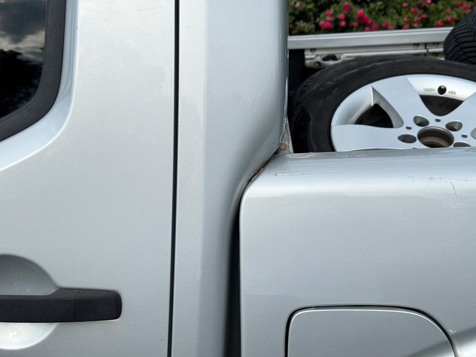 Nissan Navara 2.5DCI пробіг: 146000 рік: Februar 2007 Diesel потужність:171 PS коробка: Manuell ціна: 4450 - Фото 10