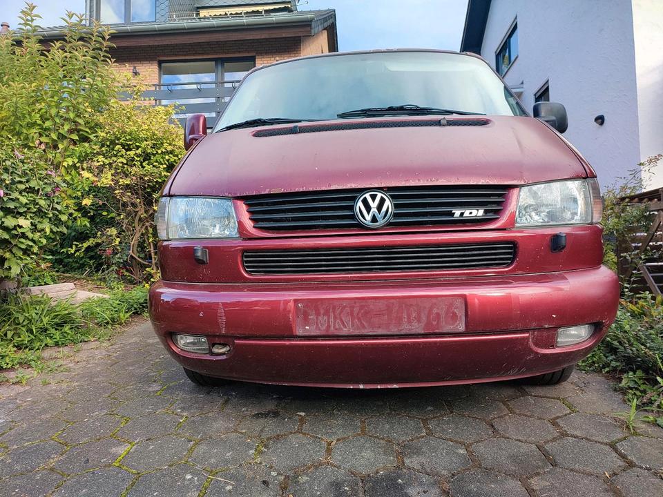 VW T4 Multivan Classic пробіг: 500000 рік: April 1998 Diesel потужність:102 PS коробка: Manuell ціна: 2000 - Фото 1