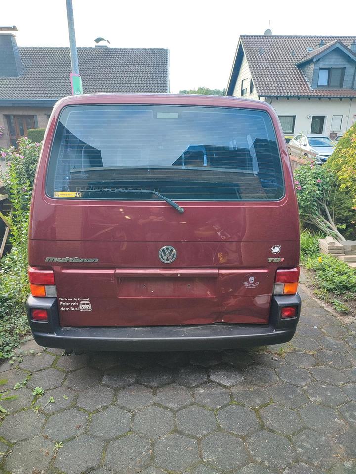 VW T4 Multivan Classic пробіг: 500000 рік: April 1998 Diesel потужність:102 PS коробка: Manuell ціна: 2000 - Фото 3