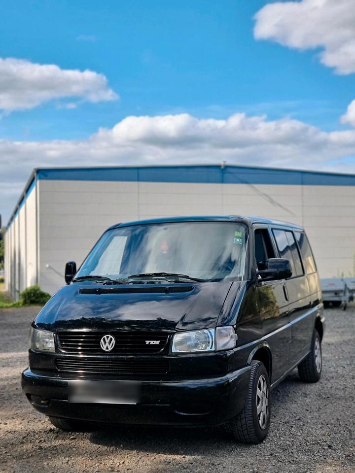 VW T4 Multivan пробіг: 450000 рік: September 1997 Diesel потужність:102 PS коробка: Manuell ціна: 3500 - Фото 0
