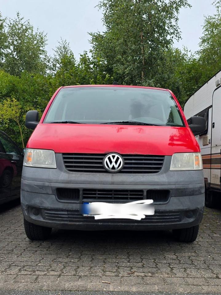 Volkswagen T5 Multivan VW Bus Bulli пробіг: 313800 рік: Oktober 2005 Diesel коробка: Manuell коробка: Manuell ціна: 2750 - Фото 0